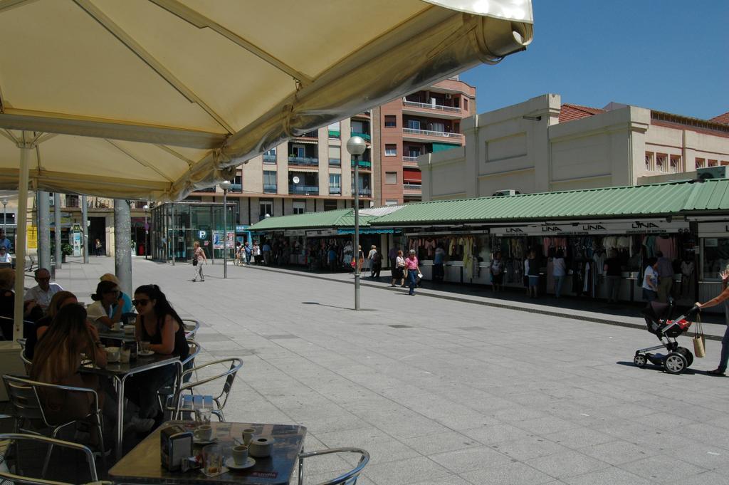 Bcn4Days 24/7 Apartments L'Hospitalet de Llobregat Esterno foto